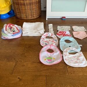 Mixed LOT of Bibs
